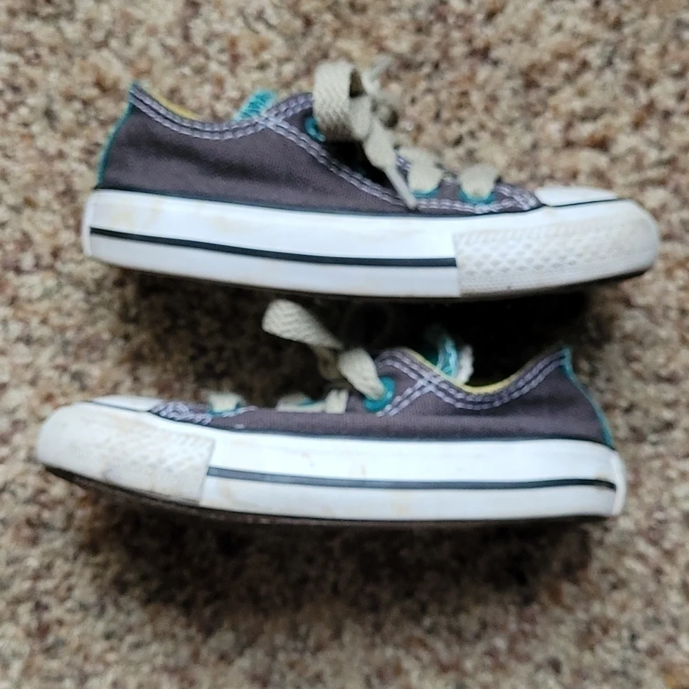 𝅺Converse All Star gray/ green sneakers little kid size 5